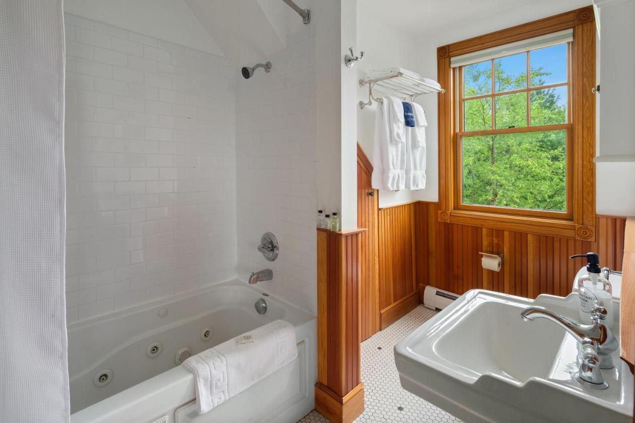Hotel Mountain Brook Tannersville ภายนอก รูปภาพ